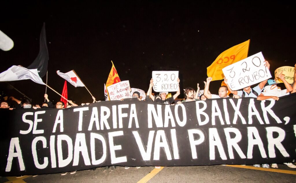 Demonstrasi Movimento Passe Livre di Protes Brasil 2013