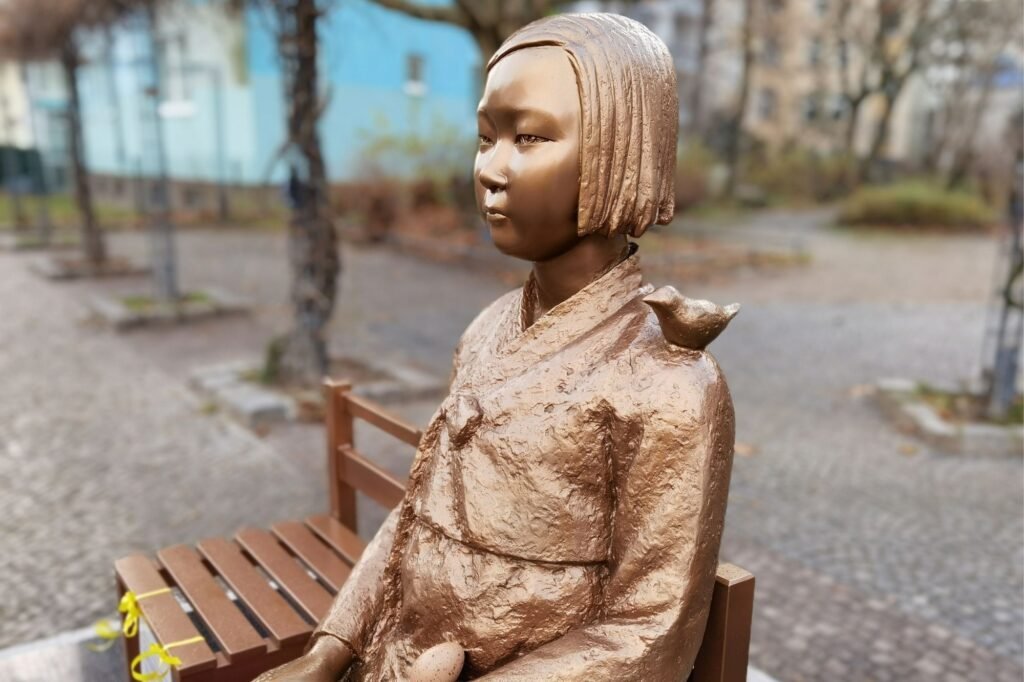 Ketika Kekerasan Berbuah Kesunyian Patung Comfort Woman di Jerman